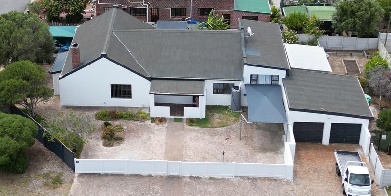 4 Bedroom Property for Sale in Kleinbaai Western Cape